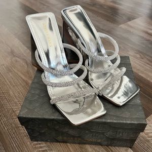 Azalea Wang “Jolie” Block Heel